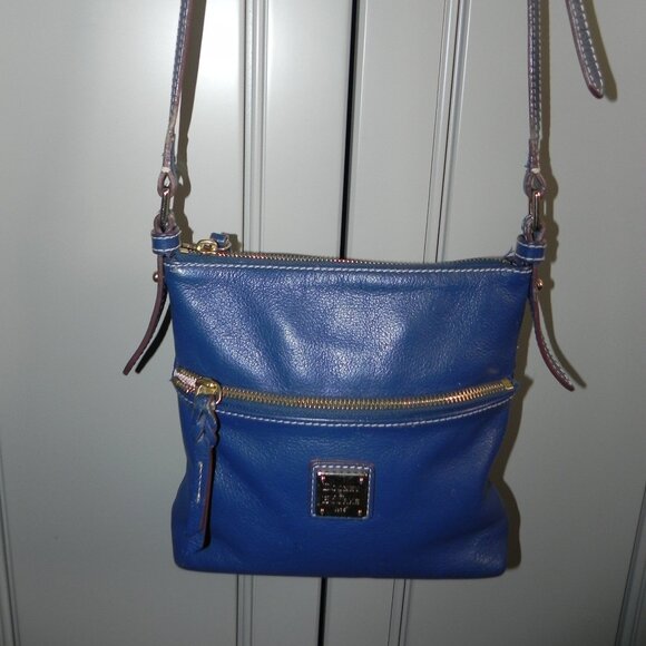 Dooney & Bourke Pebble Grain Letter Carriers Small Hobo Crossbody Purse - Picture 2 of 9